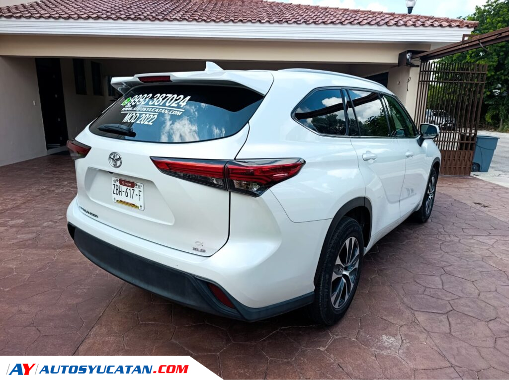 Toyota Highlander XLE 2022
