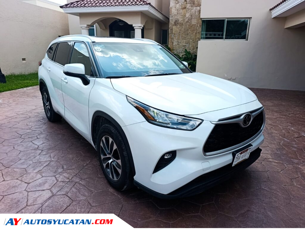 Toyota Highlander XLE 2022