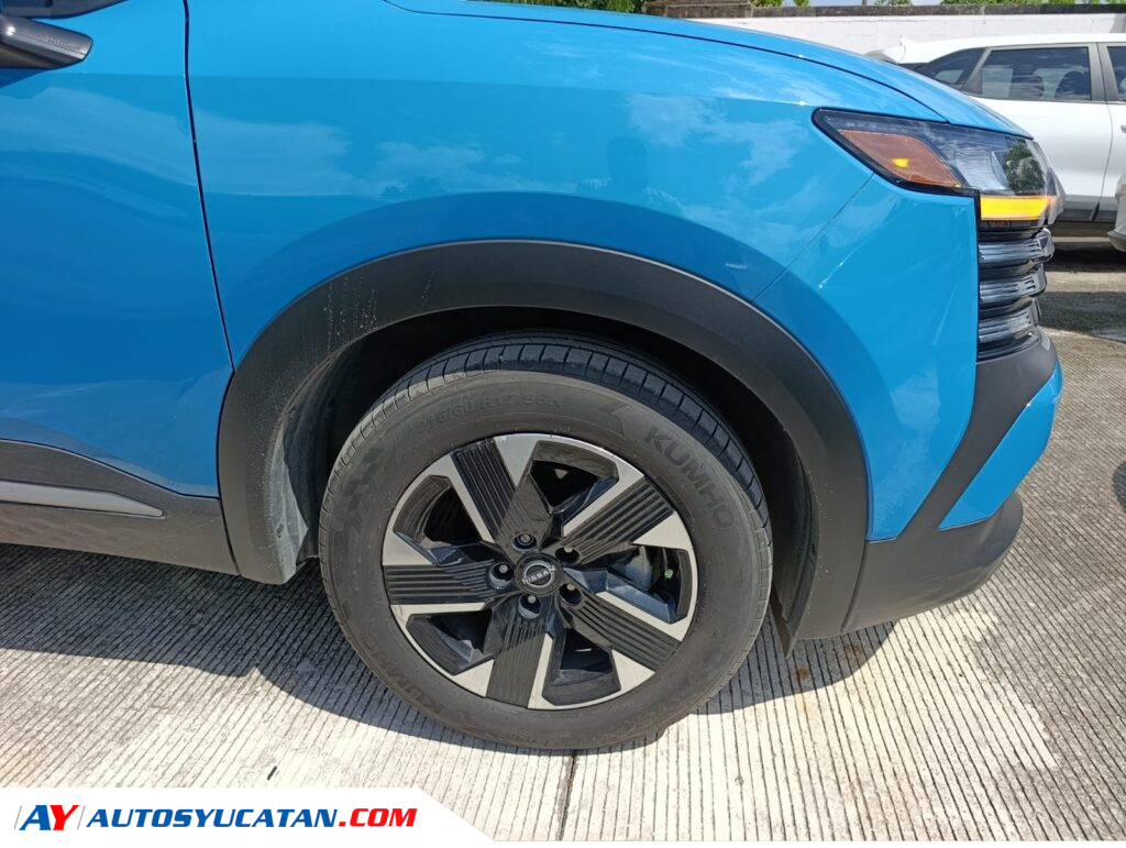 Nissan kicks Advance 2025