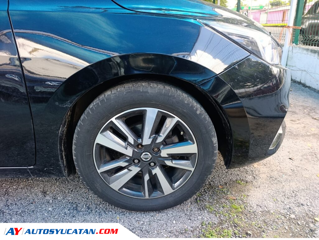Nissan Versa Advance 2020