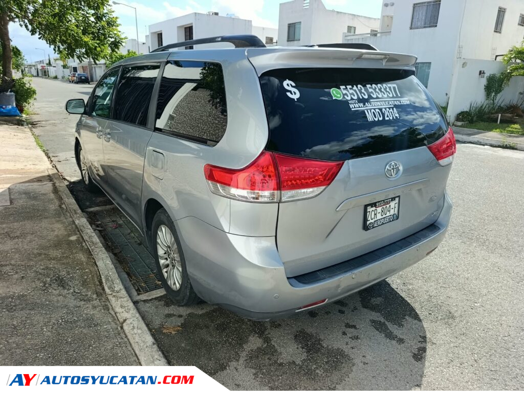 Toyota Sienna XLE 2014