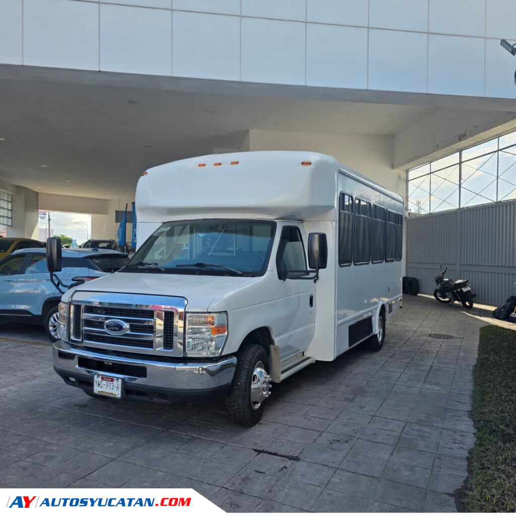 Ford Econoline Super Duty Van 2016