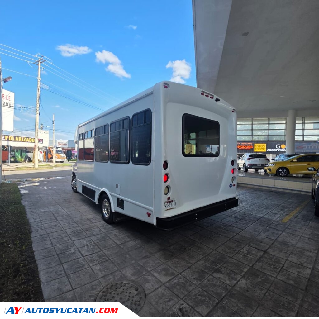 Ford Econoline Super Duty Van 2016