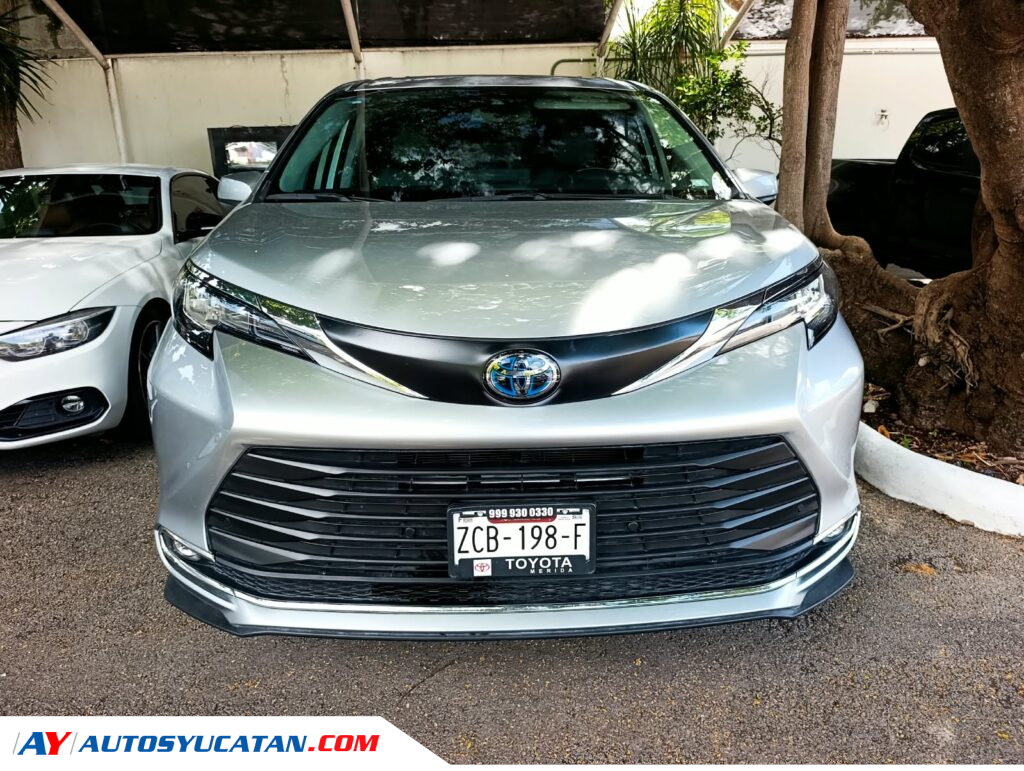 Toyota Sienna XLE 2023