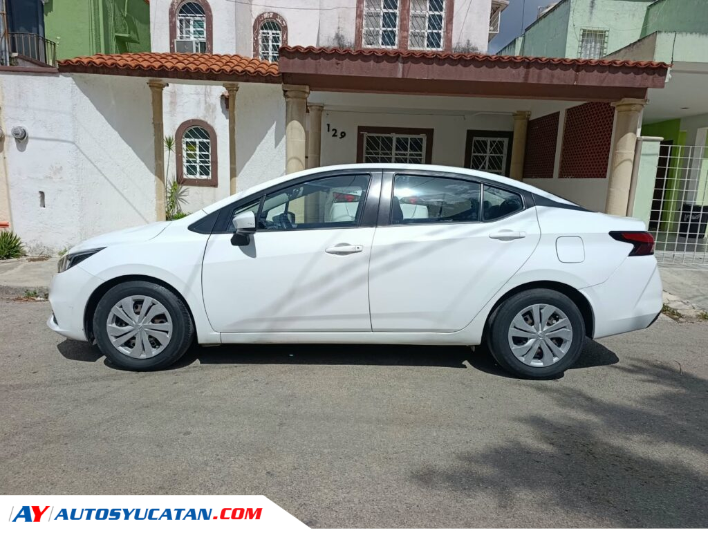 Nissan Versa Sense Automático 2020
