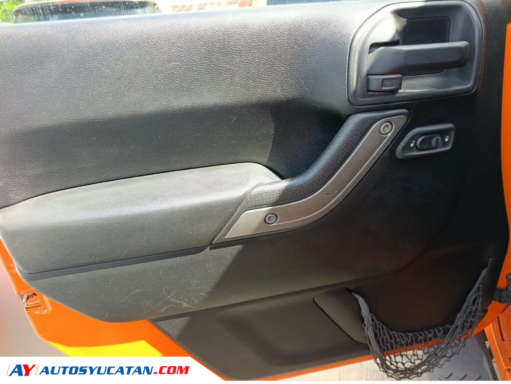 Jeep Wrangler Sahara 2013