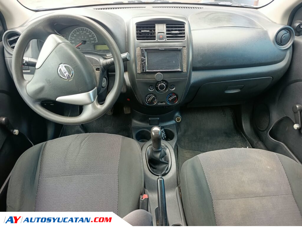 Nissan Versa STD 2019