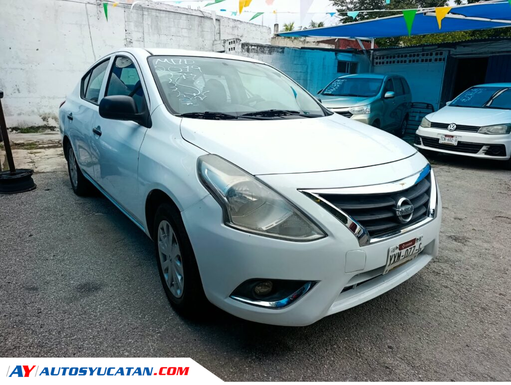 Nissan Versa STD 2019