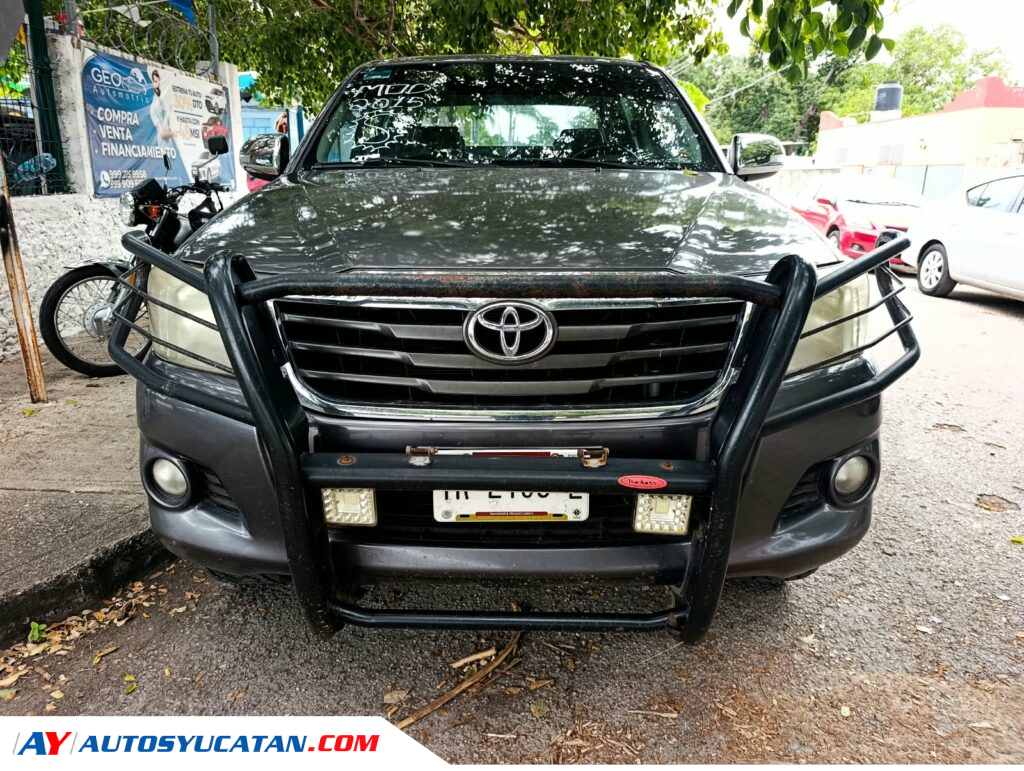 Toyota Hilux STD 2015
