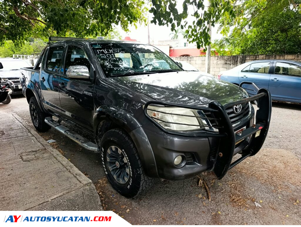 Toyota Hilux STD 2015