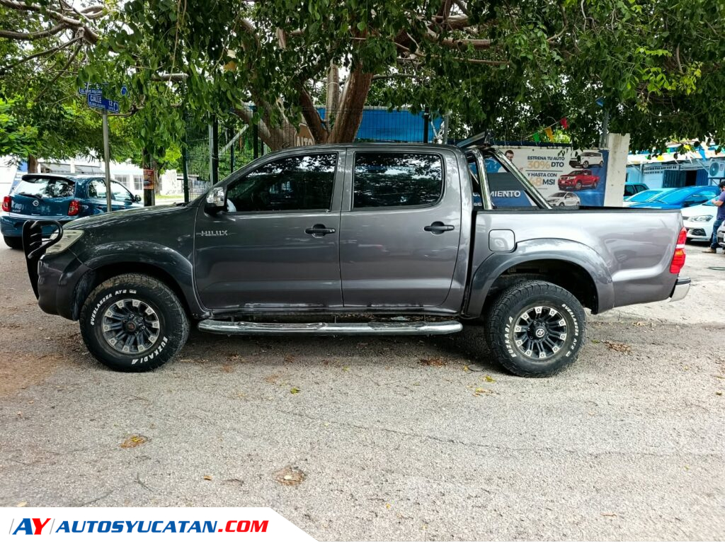 Toyota Hilux STD 2015