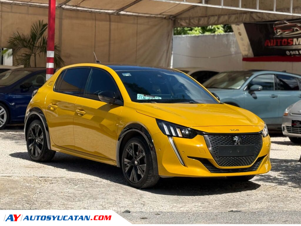 COMO NUEVO PEUGEOT 208 GT 2024