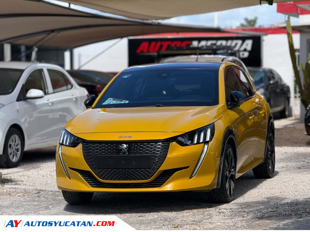 COMO NUEVO PEUGEOT 208 GT 2024